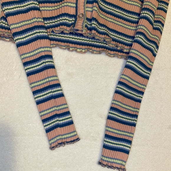 Wild Fable Striped Deep VNeck Button Down Croptop - Picture 3 of 5